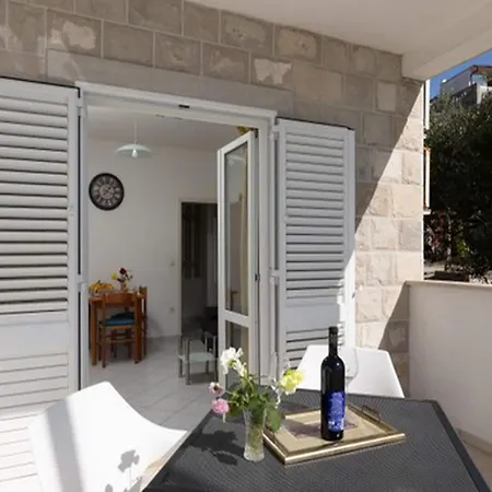 Apartment House Ra Ica - One Bedroom With Terrace And Sea View 2 *