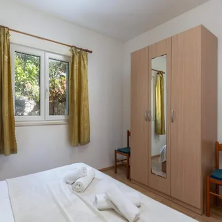 House Ra Ica - One Bedroom With Terrace And Sea View 2 * Molunat